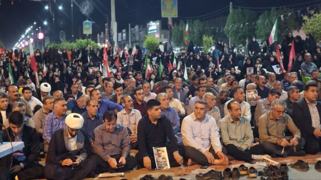 حضور پرشور کارکنان شبکه بهداشت و درمان بهمئی در یادواره شهدای جانفدای شهرستان