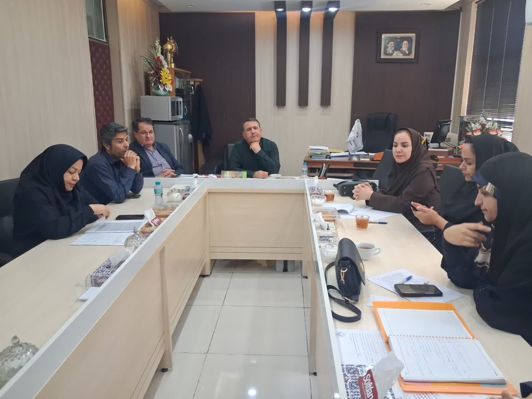 بررسی مسائل و چالشهای کلینیک تخصصی CF در معاونت درمان دانشگاه