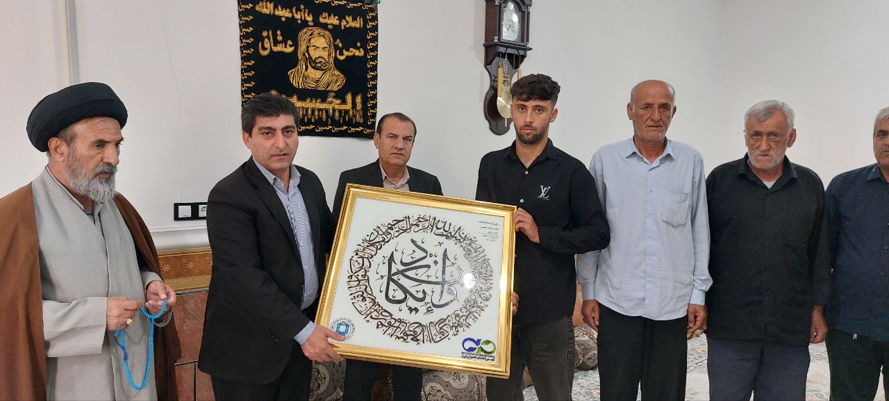 دیدار مسئولان شهرستان لنده با خانواده نوجوان اهداکننده عضو + تصاویر