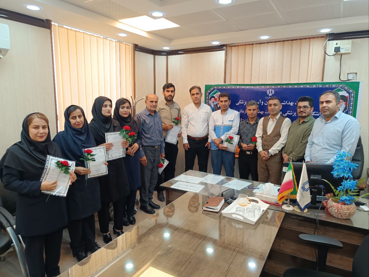 تجلیل از کارشناسان بهداشت محیط شبکه بهداشت و درمان شهرستان بهمئی به مناسبت روز جهانی بهداشت محیط