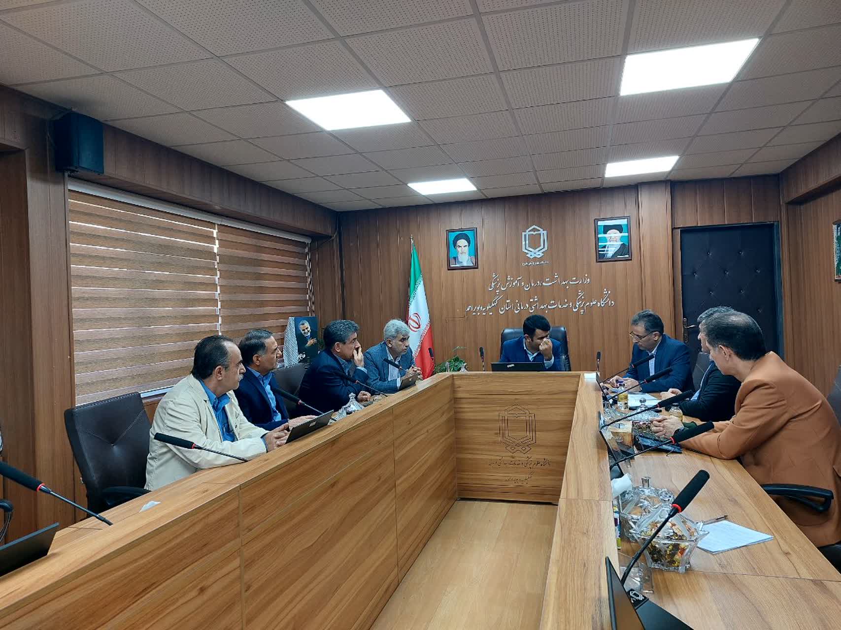 نشست رئیس آزمایشگاه مرجع سلامت وزارت بهداشت با معاون درمان دانشگاه علوم پزشکی یاسوج